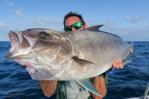 Almaco Jack a jigging en África